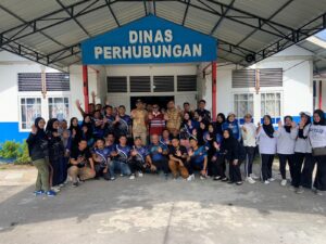 Read more about the article Sinergi Pelayanan Publik, Dinas Perhubungan Singkawang Jajaki Kerja Sama dengan Dinas Perhubungan Sambas untuk Uji KIR Berkelanjutan