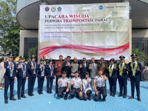 Read more about the article Perwakilan Dishub Kabupaten Sambas Ikuti prosesi Wisuda di PTDI-STTD Bekasi,  Langkah Maju Peningkatan SDM Transportasi
