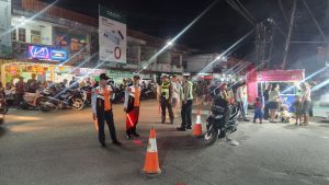 Read more about the article Dishub Sambas Melakukan Pengaturan Lalu Lintas di Perhelatan Pentas Seni Budaya