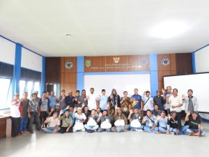 Pererat Silaturahmi, Dishub Sambas dan BAZNAS Salurkan Paket Lebaran bagi Juru Parkir