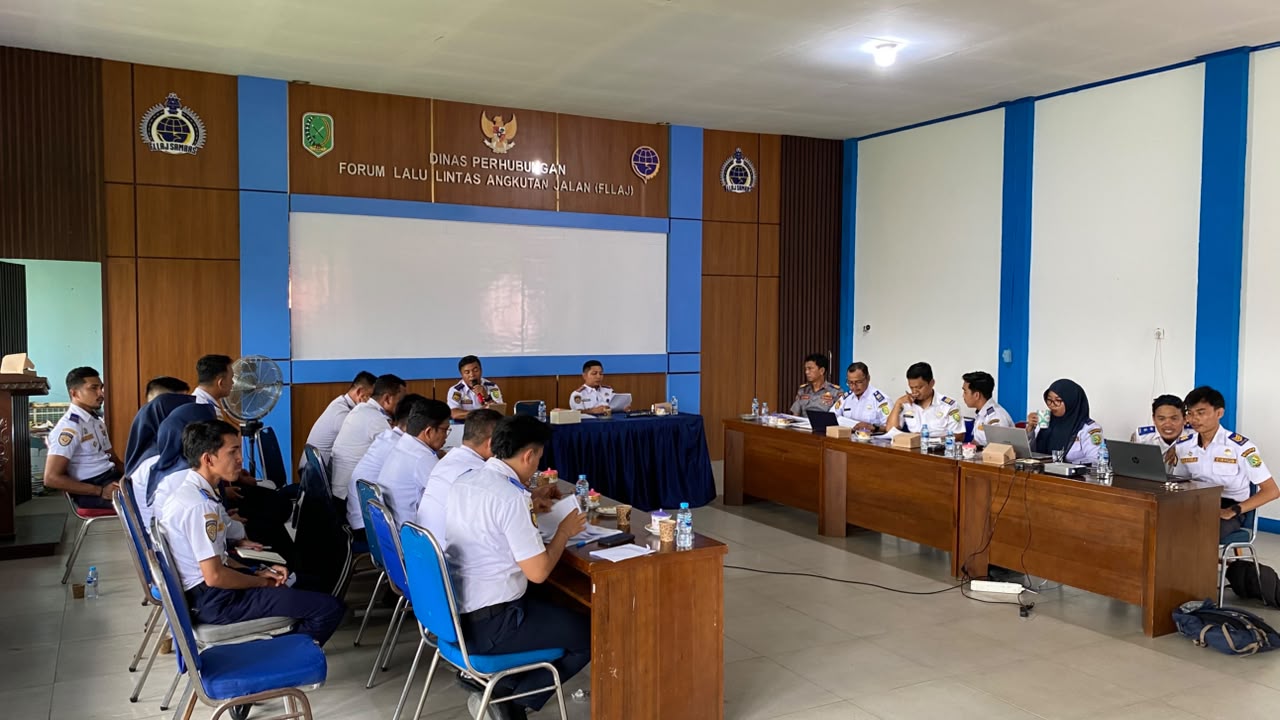 You are currently viewing Dinas Perhubungan Kabupaten Sambas Gelar Rapat Pembahasan Struktur Organisasi dan Tata Kerja (SOTK)