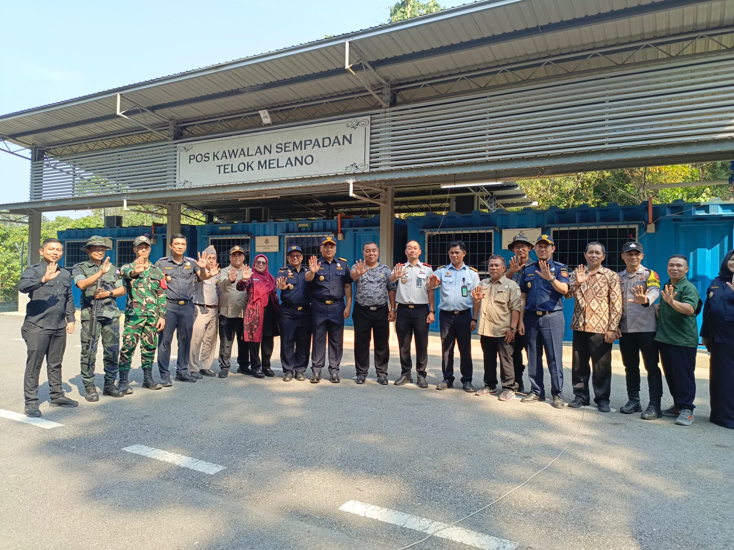 You are currently viewing Matangkan Operasional PLB Temajuk – Teluk Melano, Pemda Sambas dan Bea Cukai Bahas Regulasi Hingga Angkutan Wisata